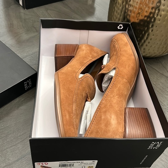 NATURALIZER Trixie Loafers - Picture 2 of 13